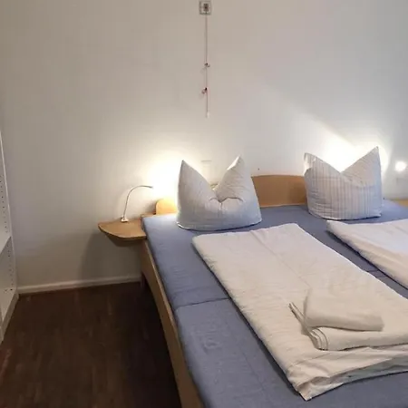 Gastehaus Schwanenwerder Hostel *